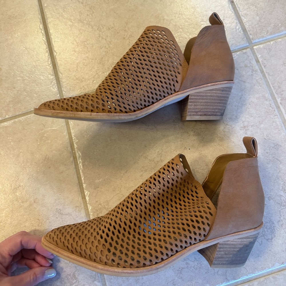 Dolce Vita Tan Perforated Booties - Picture 4 of 9